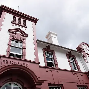 4* Hotel Clarence Boutique